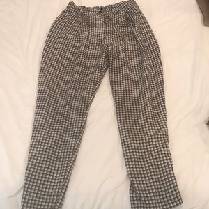 Checkered pleated pants